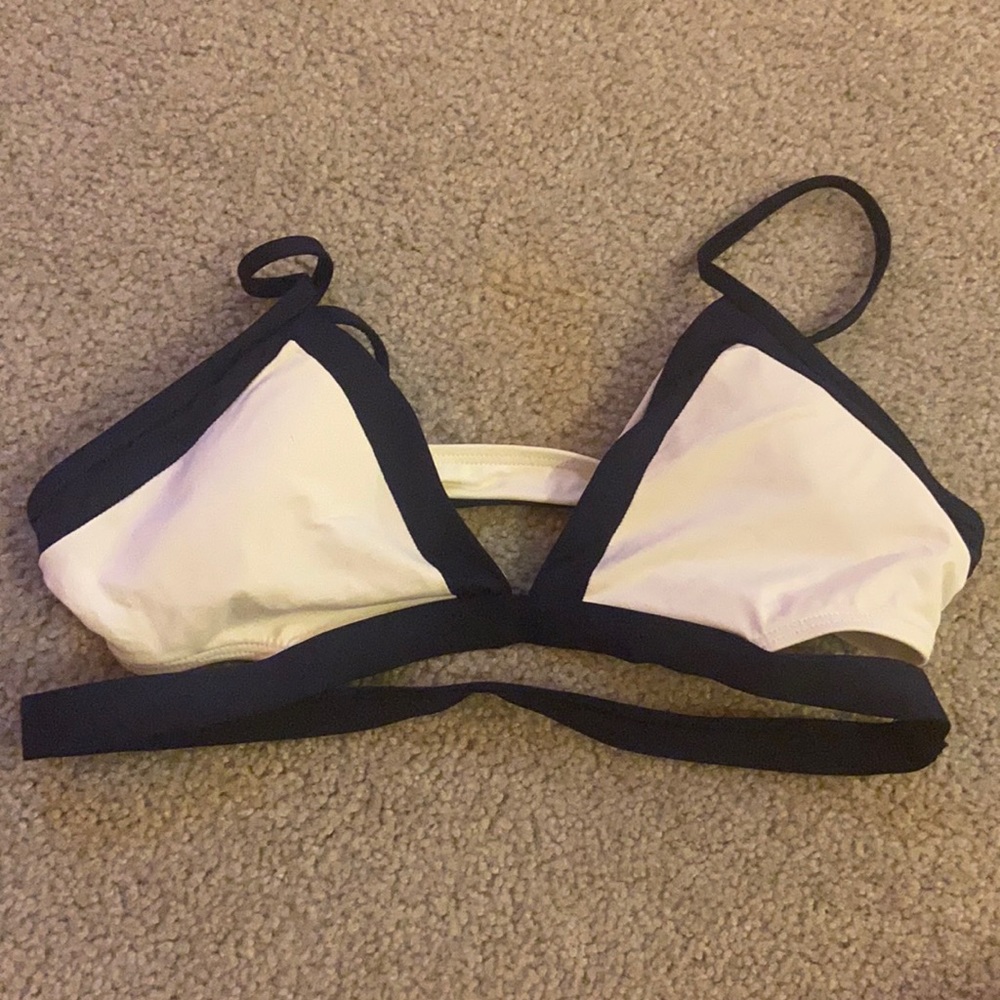 L’Space platinum Bikini Top in NAVY AND WHITE